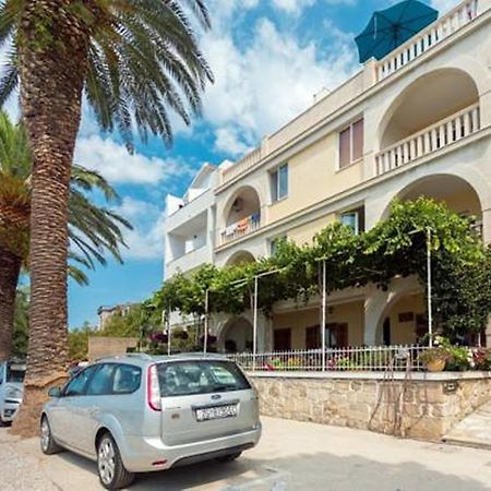 Apartments Pansion Franka Brist Εξωτερικό φωτογραφία