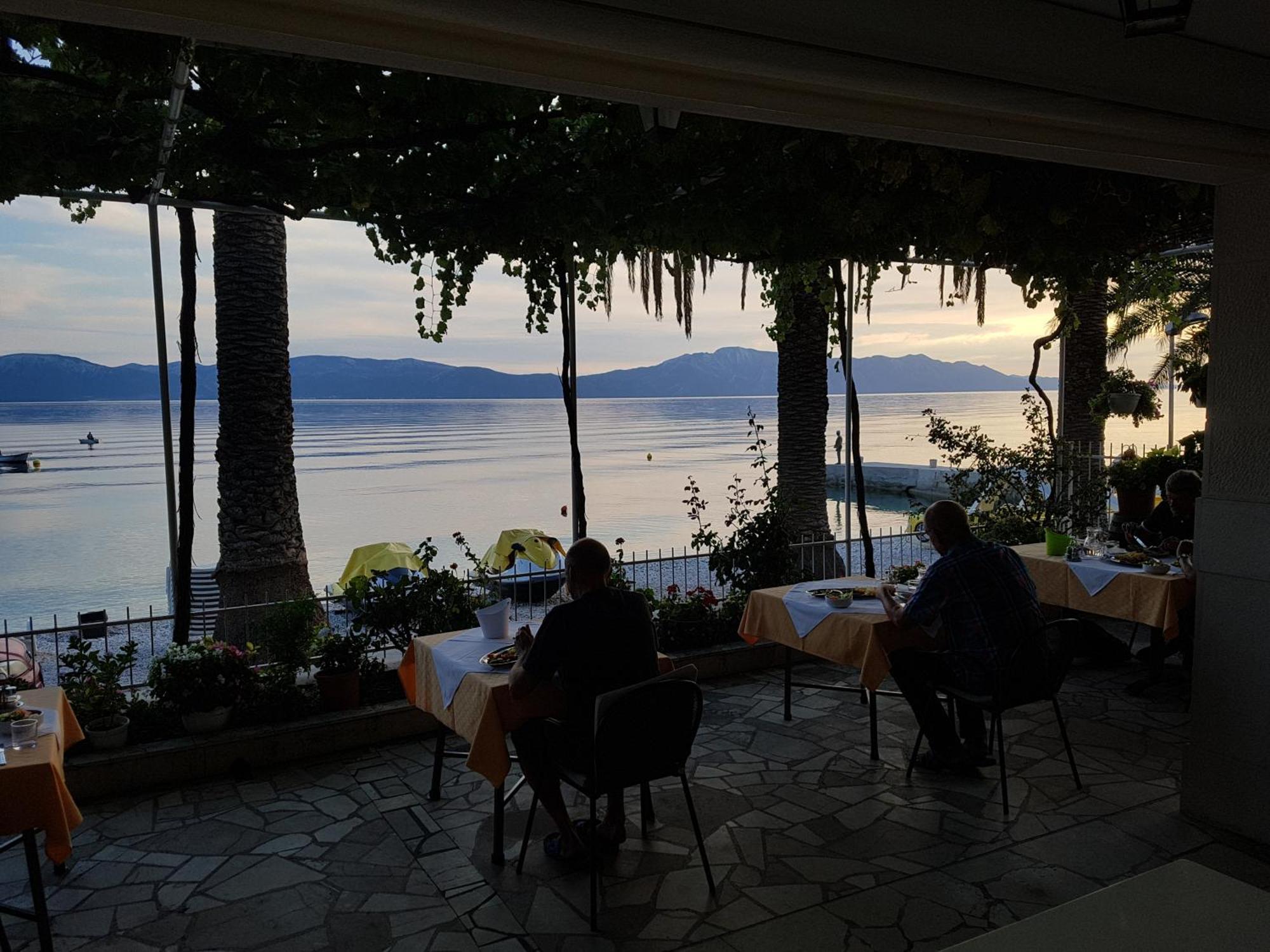 Apartments Pansion Franka Brist Εξωτερικό φωτογραφία