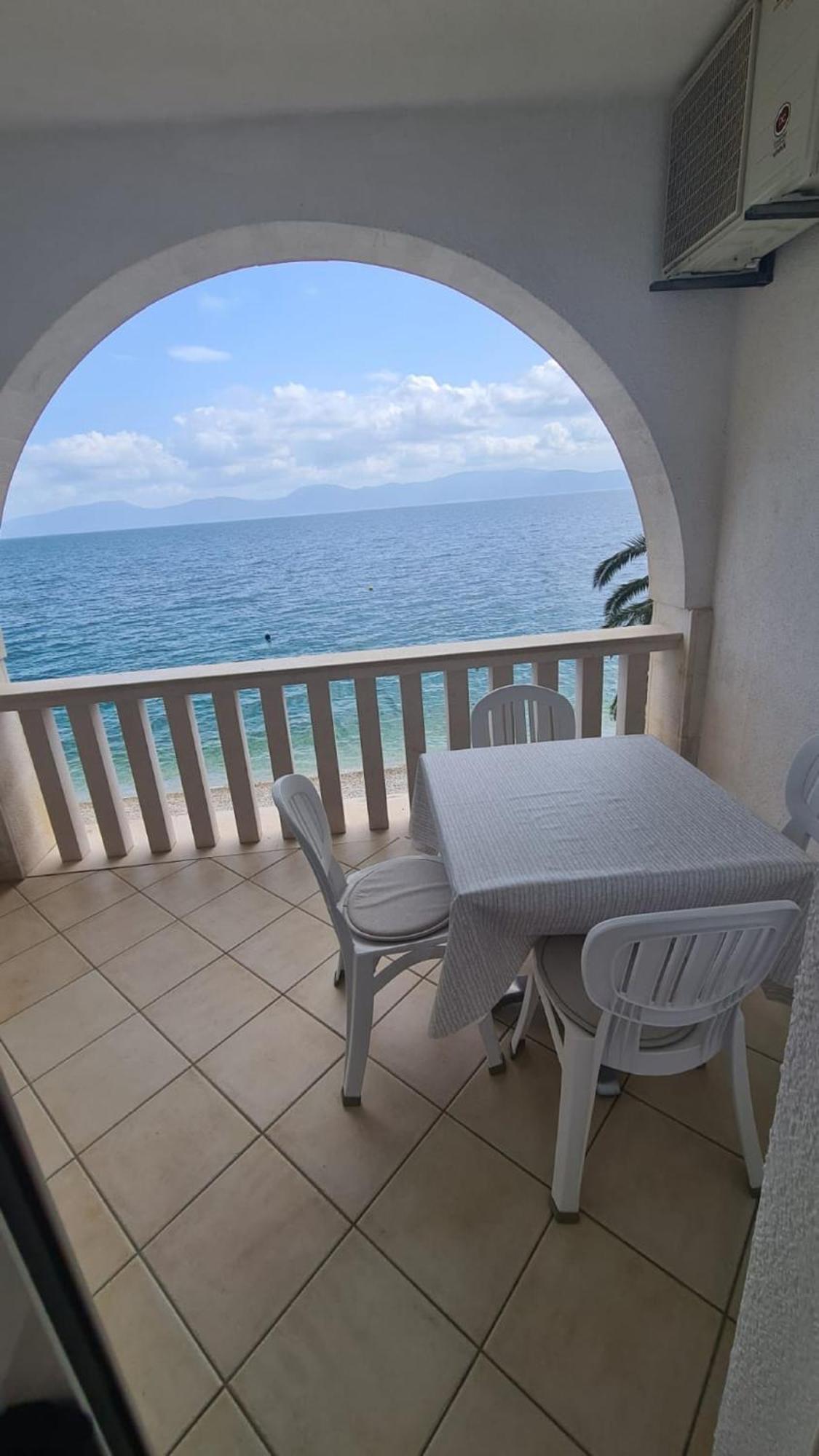 Apartments Pansion Franka Brist Εξωτερικό φωτογραφία