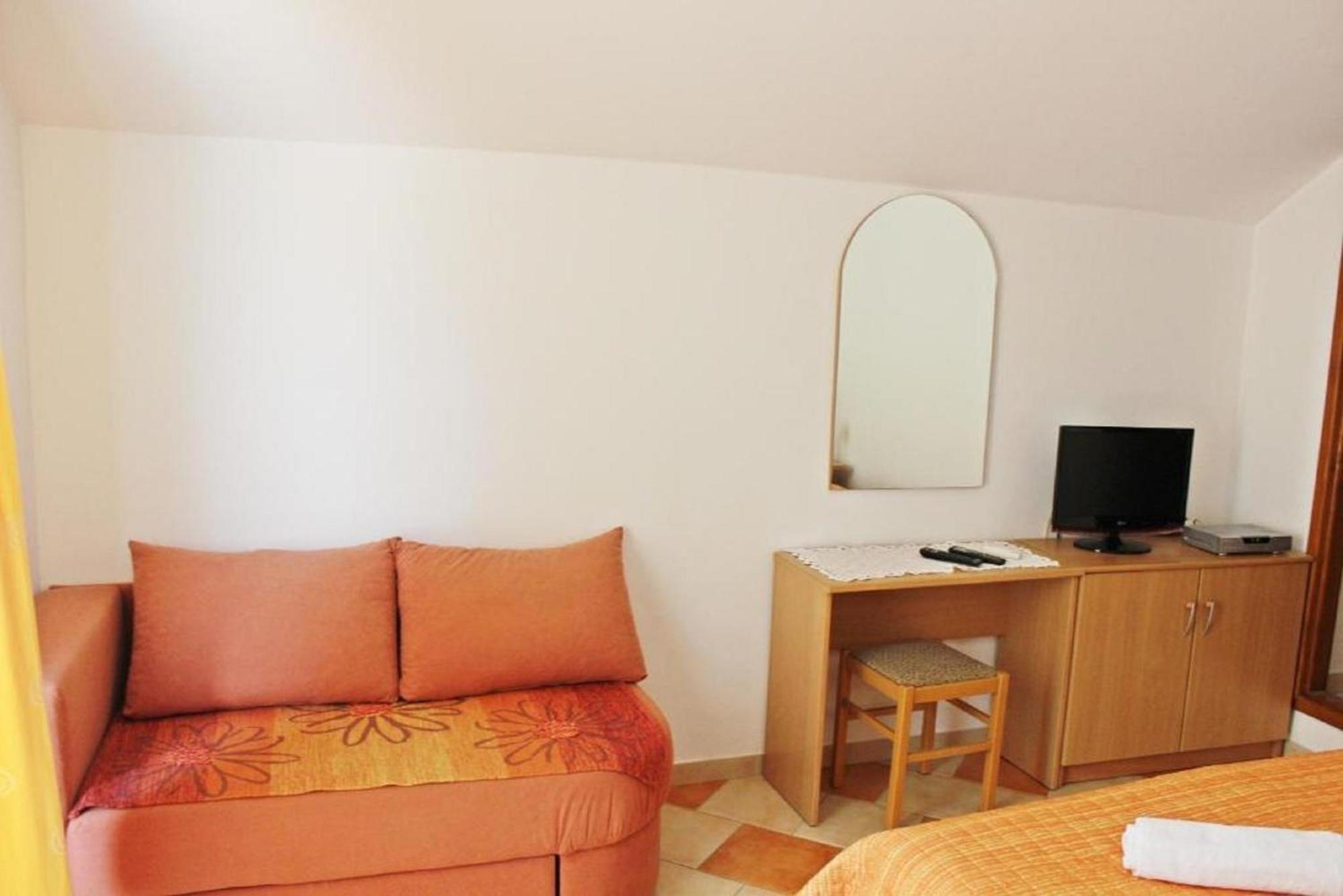 Apartments Pansion Franka Brist Εξωτερικό φωτογραφία