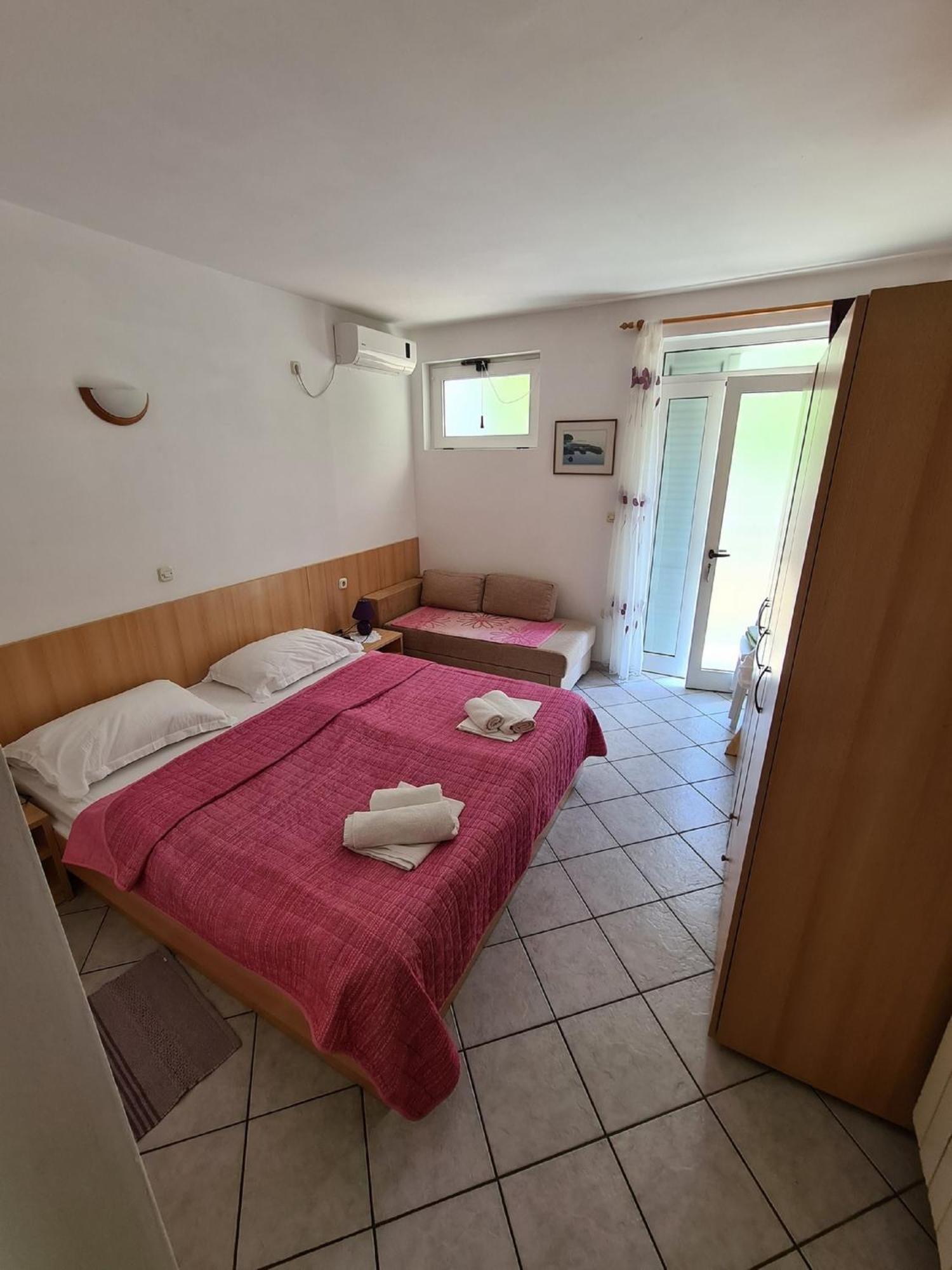 Apartments Pansion Franka Brist Εξωτερικό φωτογραφία