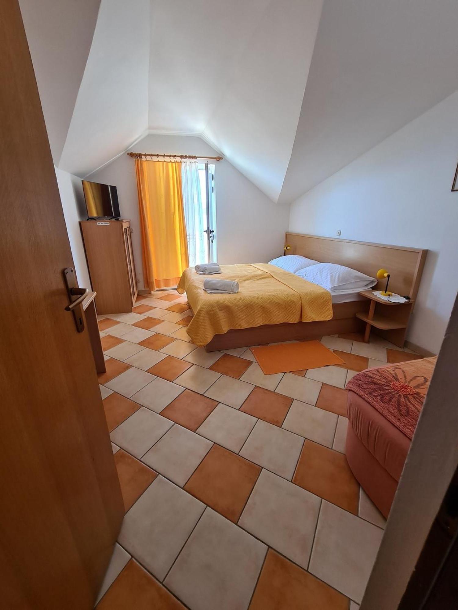 Apartments Pansion Franka Brist Εξωτερικό φωτογραφία