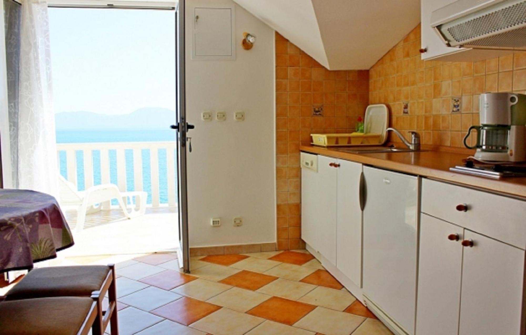 Apartments Pansion Franka Brist Εξωτερικό φωτογραφία