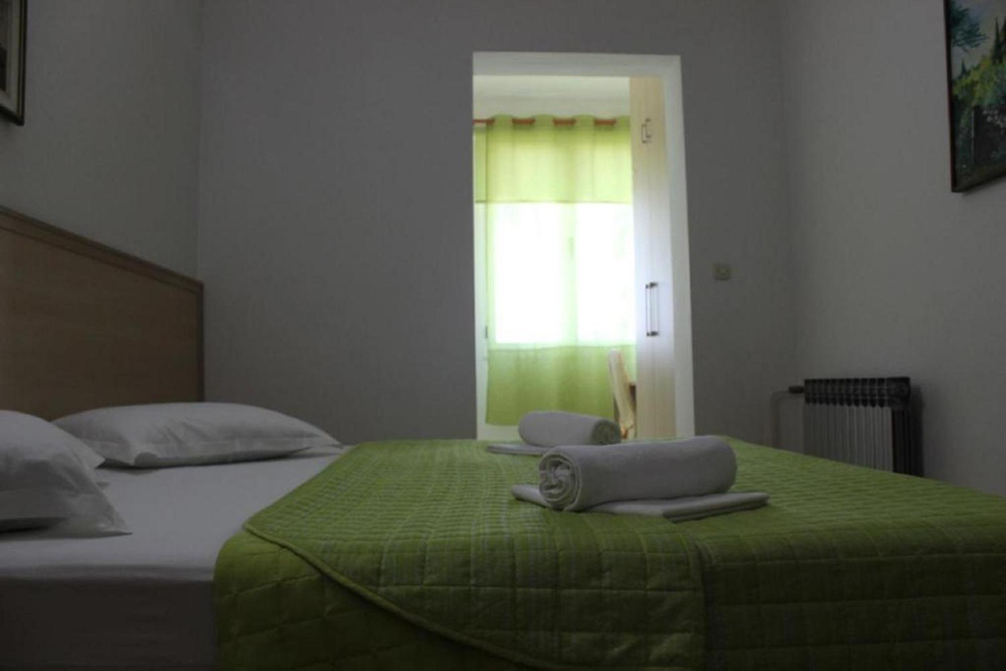 Apartments Pansion Franka Brist Εξωτερικό φωτογραφία
