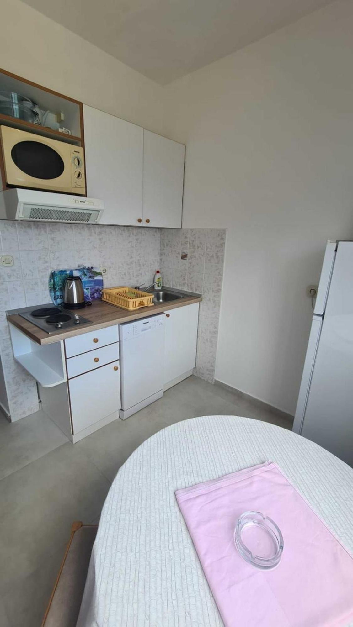 Apartments Pansion Franka Brist Εξωτερικό φωτογραφία