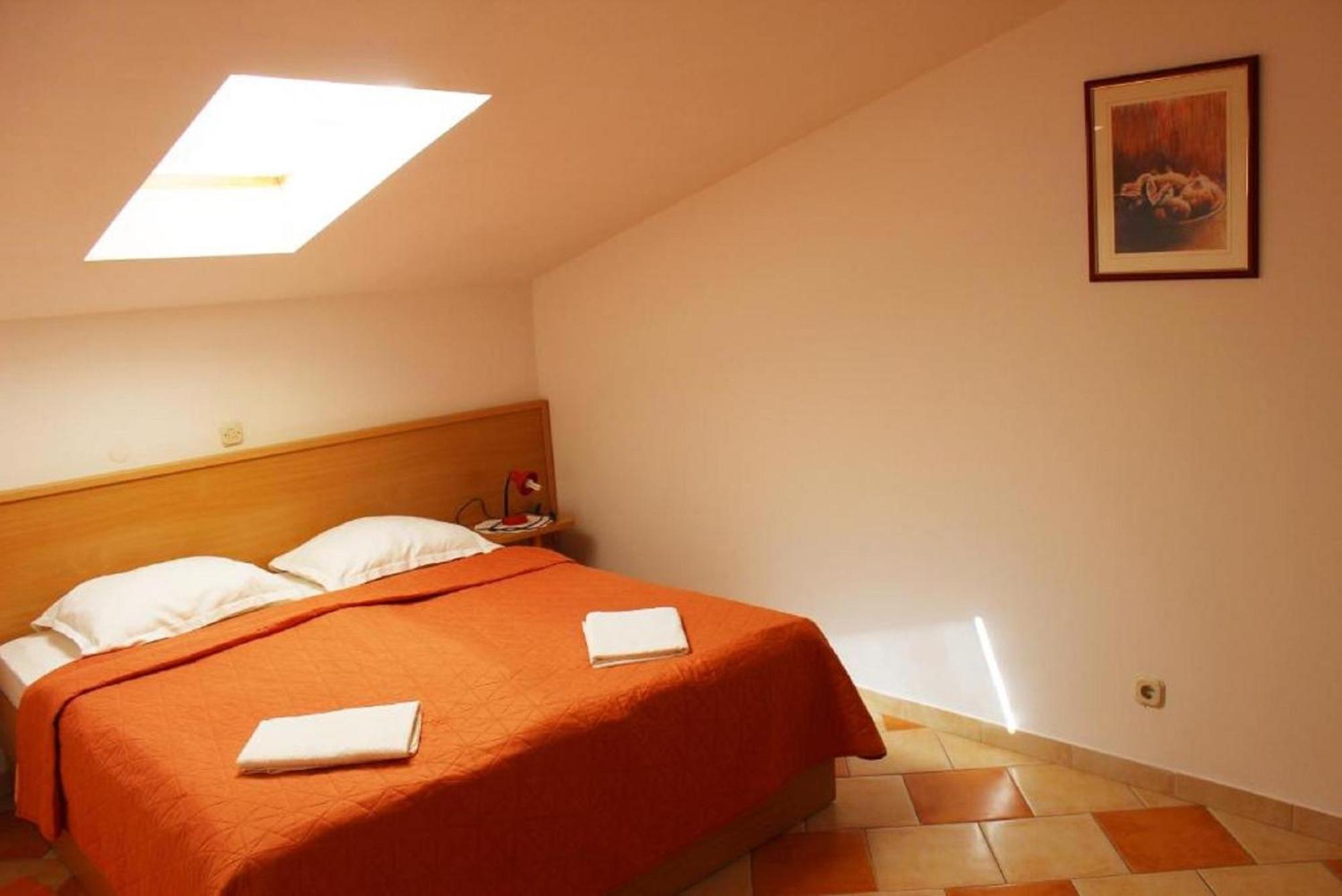 Apartments Pansion Franka Brist Εξωτερικό φωτογραφία