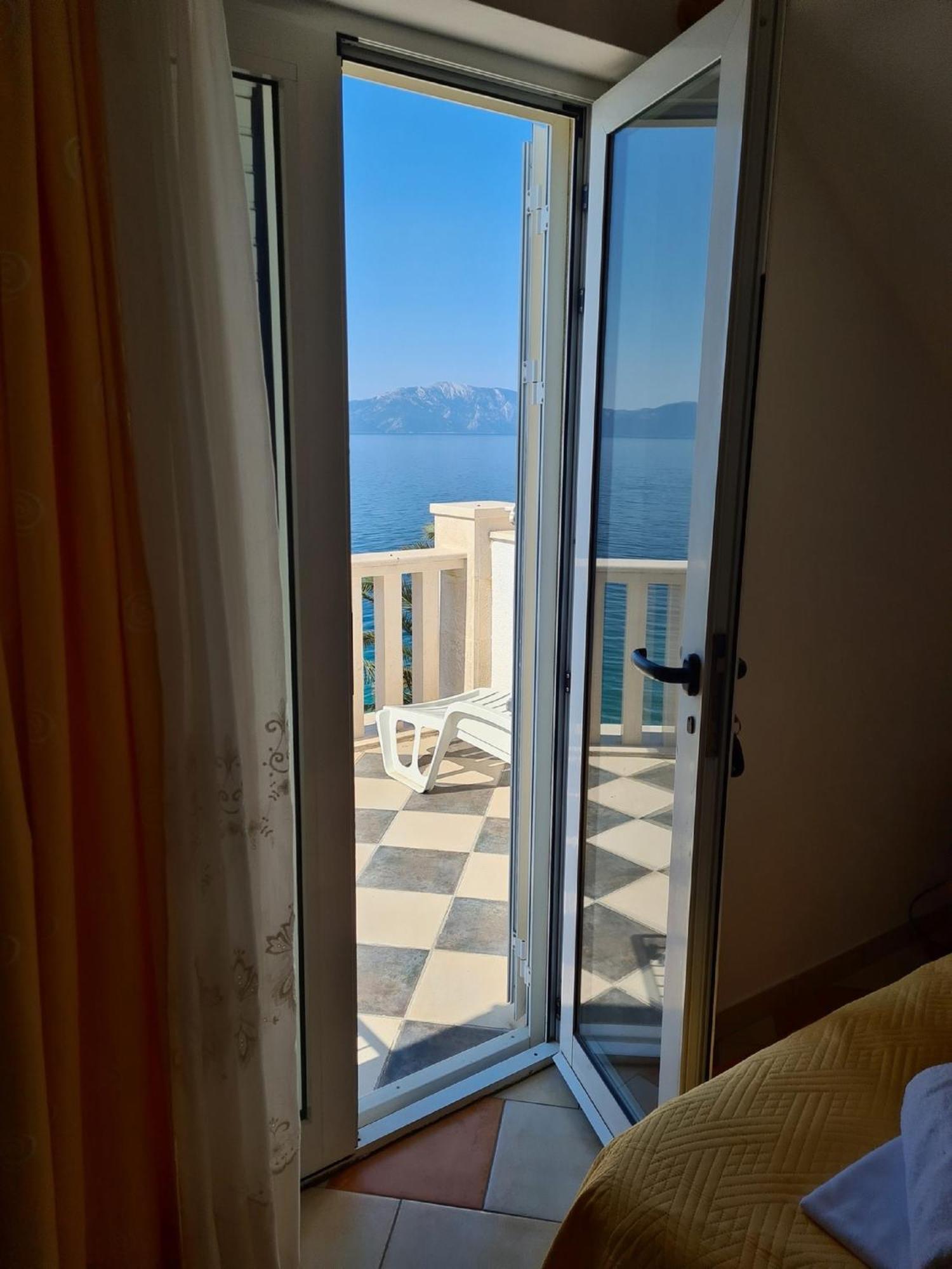 Apartments Pansion Franka Brist Εξωτερικό φωτογραφία