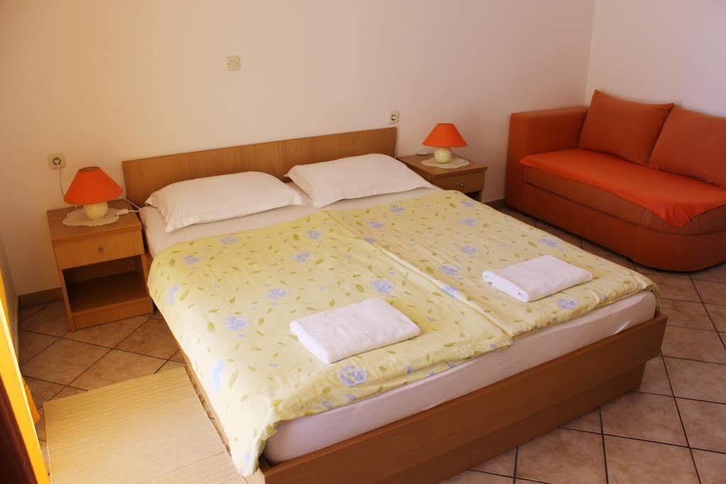 Apartments Pansion Franka Brist Εξωτερικό φωτογραφία