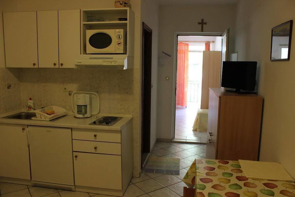 Apartments Pansion Franka Brist Εξωτερικό φωτογραφία