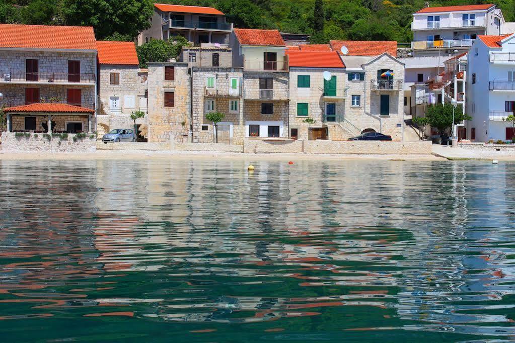 Apartments Pansion Franka Brist Εξωτερικό φωτογραφία