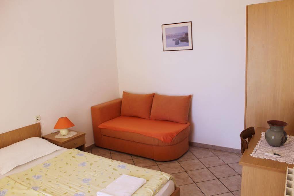 Apartments Pansion Franka Brist Εξωτερικό φωτογραφία