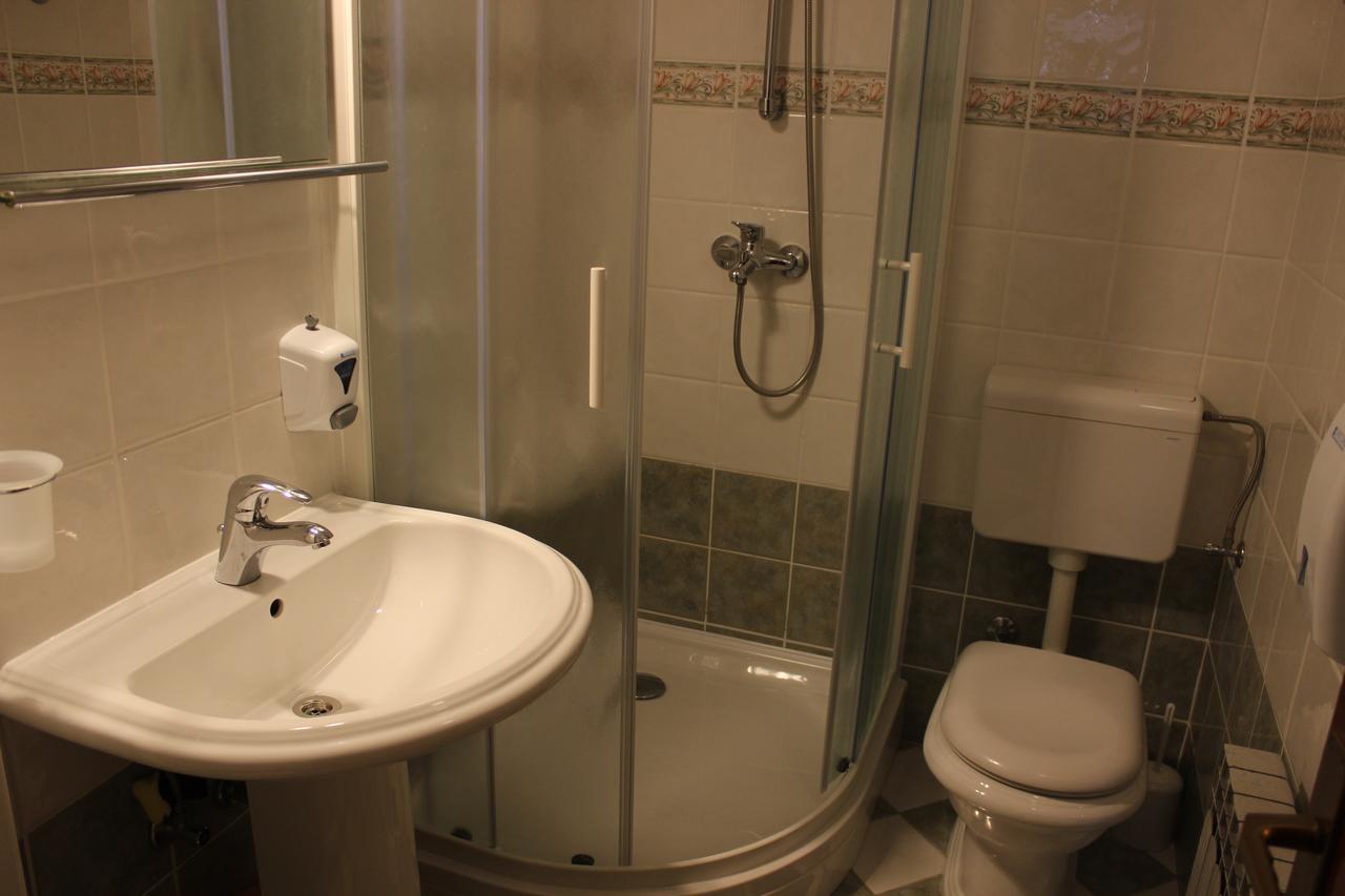 Apartments Pansion Franka Brist Εξωτερικό φωτογραφία