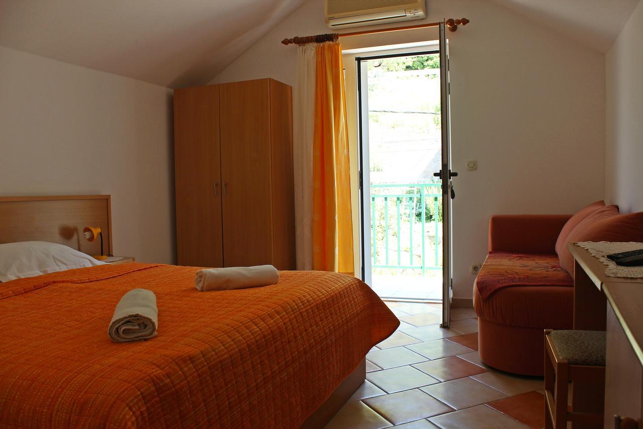 Apartments Pansion Franka Brist Εξωτερικό φωτογραφία